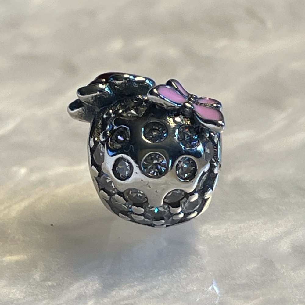 Bracelet Charm Skull with Butterfly, Rose & Rhinestones - Picture 6 of 10
